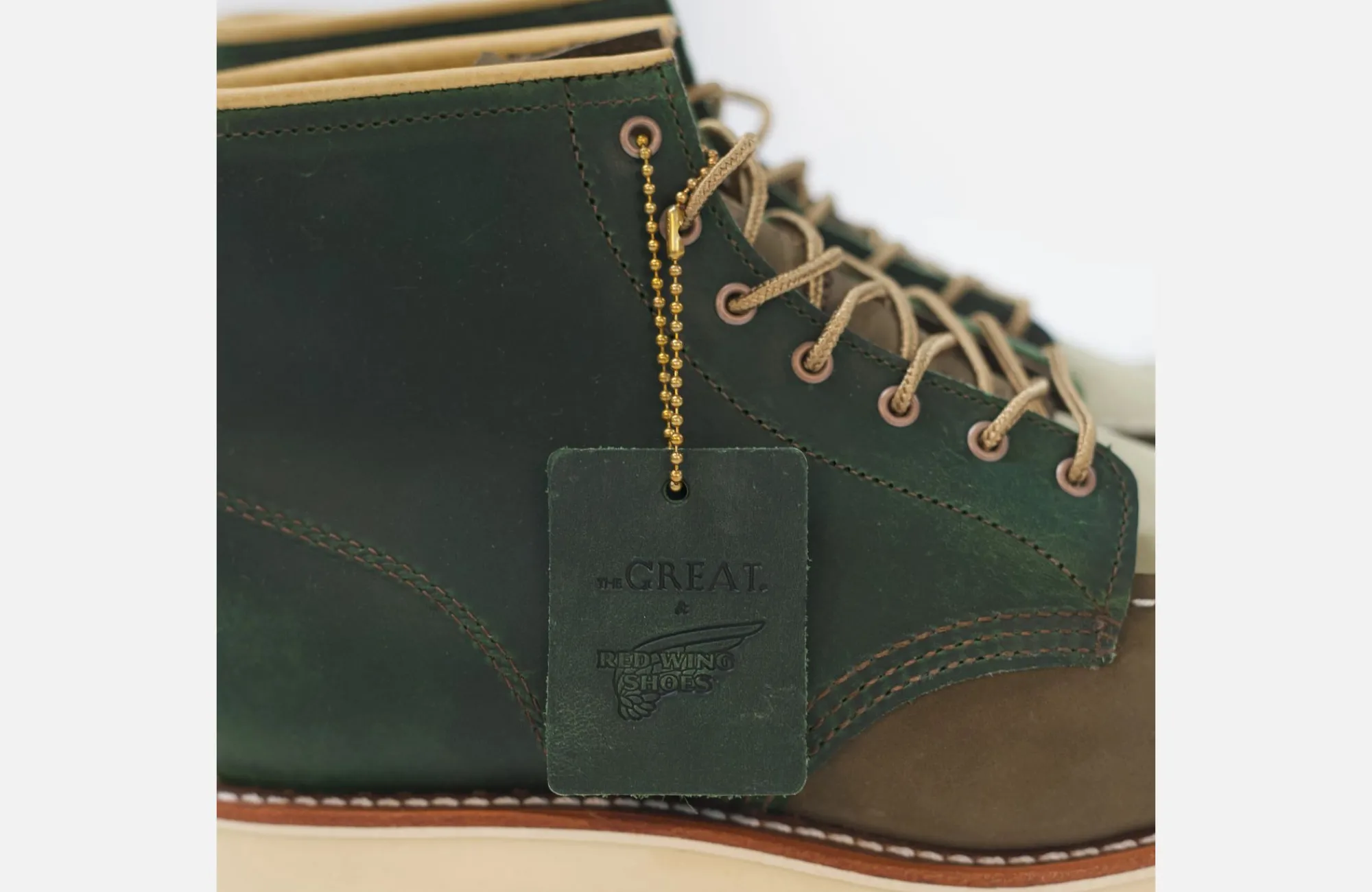 classic_moc__the_great_3-1.webp Classic Moc^Red Wing Shoes CLASSIC MOC & THE GREAT.